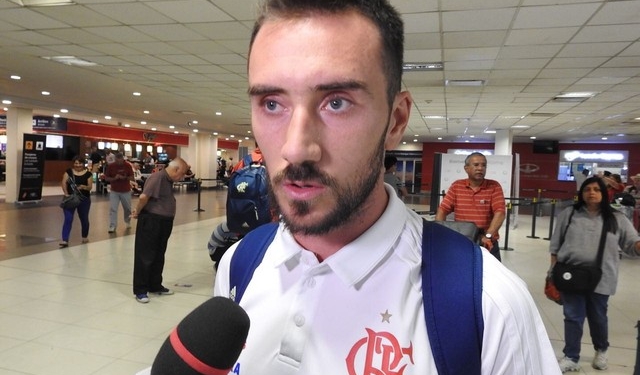 Flamengo chega em Buenos Aires, e Mancu diz: ''Não comemoro gol, mas quero fazer''