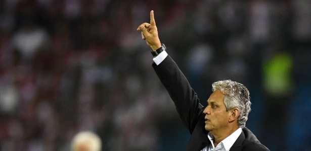 Deportivo Cali quer tirar Rueda do Fla. Técnico sofre com mãe internada