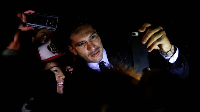 Flamengo cobrará salário pago a Guerrero por mês suspenso e avalia rescisão