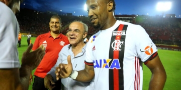 Dupla de zaga formada por Vaz e Léo Duarte é exaltada por Rueda