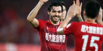 Ricardo Goulart entra na mira do Fla, que planeja conversa nos próximos dias