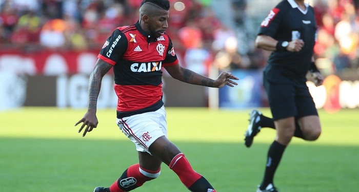 Interesse do São Paulo? Rodinei abre o jogo e fala sobre futuro no Fla