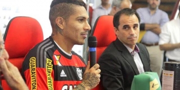 Rodrigo Caetano revela possibilidade de rescisão com Guerrero e diz quando decisão será tomada
