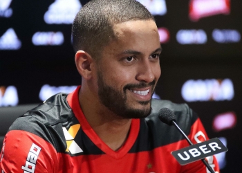 Flamengo tem projeto para recuperar Rômulo e ter 'volante de Seleção' no ano que vem