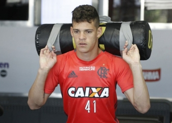 Jonas, Ronaldo, Léo... Emprestados voltam ao Fla em 2018