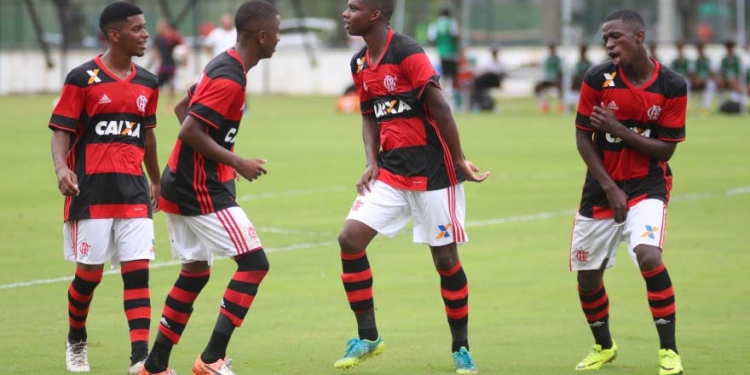 Flamengo busca renovação com joia para aumentar multa