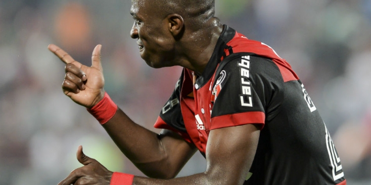 Gustavo Ribeirão compara situação de Vinicius Jr à de Gabriel Jesus no início de carreira