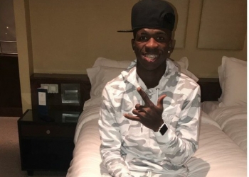 Vinicius Jr chega a Madri para conhecer o Real e assistir ao clássico