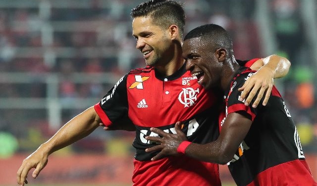 Elenco do Flamengo vale R$ 174 milhões a mais do que o elenco do Independiente