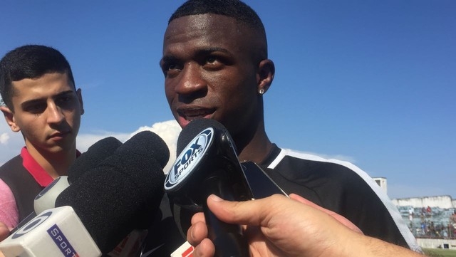Vinícius Jr quer ficar no Fla até fim de 2018: "Depois que ganhar Libertadores posso ir"