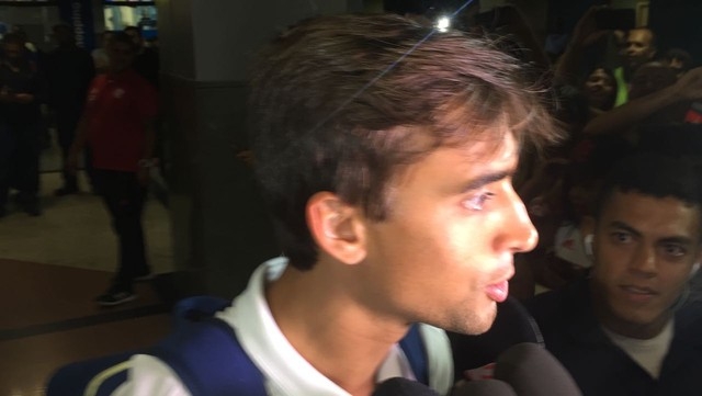 Fla desembarca em Salvador, e César escuta gritos de ''melhor goleiro do Brasil''