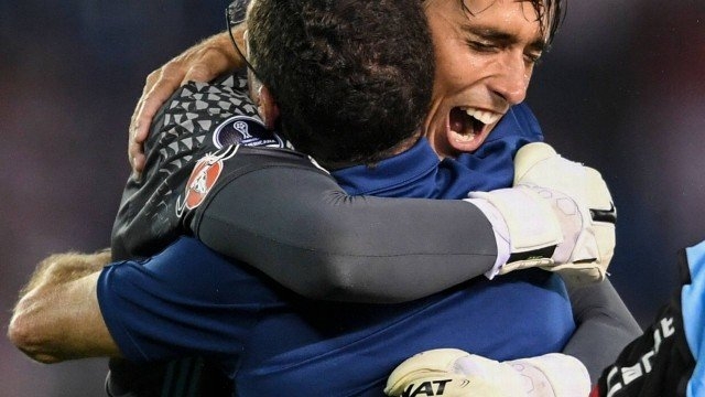 César vê destino sorrir no Fla após perder espaço pela chegada de Alex Roberto e estava prestes a sair