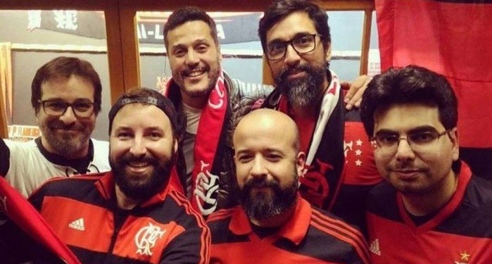 Vídeo: em Portugal, Júlio César vibra com classificação e canta hino do Fla