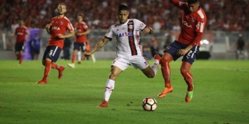 Rueda observa Flamengo com Everton entre os titulares e saca Paquetá