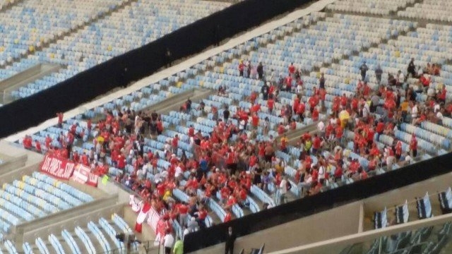 Argentinos são barrados com ingressos falsos e de setor do Flamengo no Maracanã
