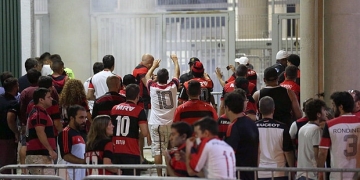 Fla é punido pela Conmebol com dois jogos sem torcida na Libertadores