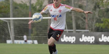 Ainda sem os titulares, parte do elenco do Flamengo se reapresenta