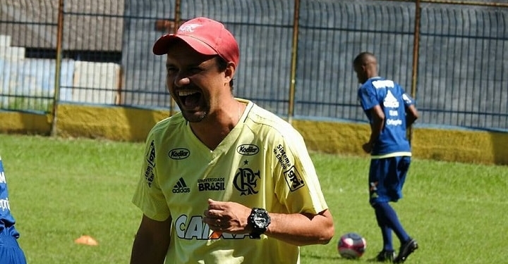 Nas oitavas da Copinha, técnico do Fla celebra perda de jogadores para Carpegiani