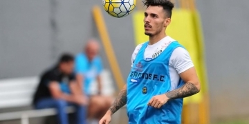 Longe do Fla e em litígio com o Santos, Zeca está em Girona, conhecendo possível novo clube