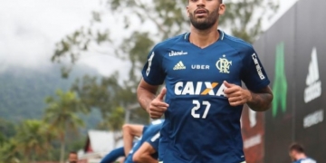Quem joga? Carpegiani faz testes para encontrar substituto de Cuéllar