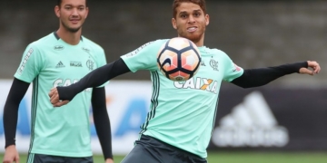 Cuéllar pega dois jogos de suspensão e desfalca Flamengo na Libertadores