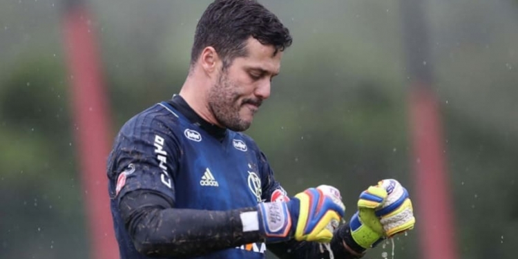Nome de Julio César aparece no BID e goleiro já pode reestrear pelo Fla