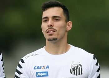 Por conta de indefinição no Santos, Fla encerra conversas com Zeca