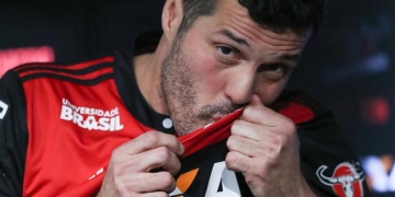 Novo dono da camisa 12 do Fla, Julio Cesar diz: ‘Venho com o sonho de encerrar com um título