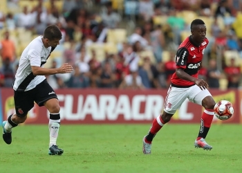 Marlos Moreno ganha destaque de jornal após estreia pelo Flamengo: "Será útil"