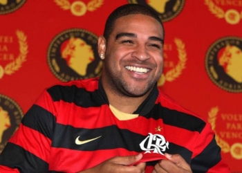 Adriano Imperador fala sobre volta ao Flamengo: 'Só depende agora da diretoria'