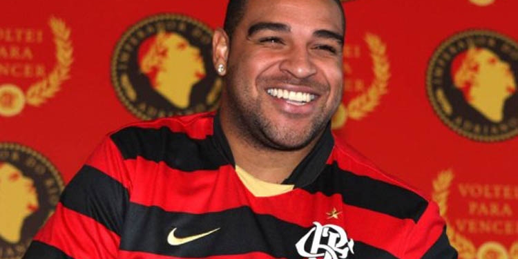 Adriano Imperador fala sobre volta ao Flamengo: 'Só depende agora da diretoria'
