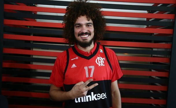 Ida de Varejão ao Flamengo expõe realidade do NBB em que até rivais comemoram
