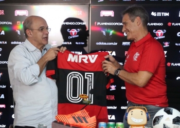 Ampla maioria dos flamenguistas aprova volta de Carpegiani