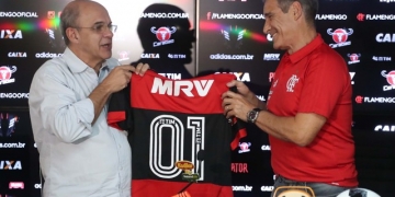 Ampla maioria dos flamenguistas aprova volta de Carpegiani