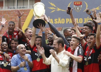 Zico parabeniza Flamengo pela conquista da Copinha