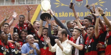 Zico parabeniza Flamengo pela conquista da Copinha