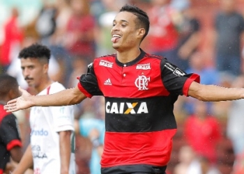 Flamengo vence a Portuguesa por 3 a 2 e está na final da Copinha