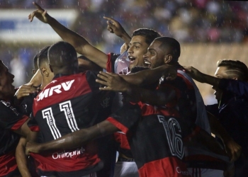 Flamengo goleia Elosport e avança na Copinha