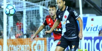 Léo Duarte diz que quer jogar o clássico e lembra jogo em São Januário