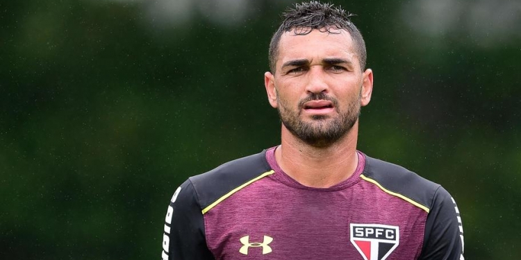 Empresário de Gilberto confirma conversas com o Flamengo