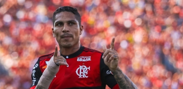 Mesmo com Dourado, Flamengo prioriza renovação de Guerrero, mas só até o fim do ano