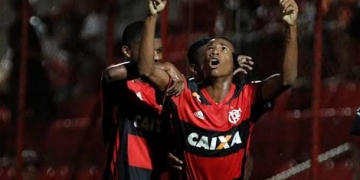 Bonificações e três anos de contrato: os pedidos do staff de Jean Lucas para renovar com o Fla