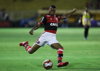 Flamengo planeja 'renovação coletiva' com promessas em ação no Carioca