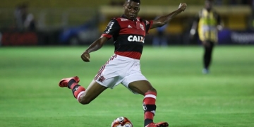 Flamengo planeja 'renovação coletiva' com promessas em ação no Carioca