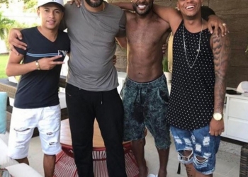 Fla se acerta com Vagner Love; jogador tentará liberação de clube turco