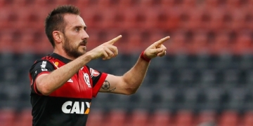 Cruzeiro oferece 1 milhão de dólares para tentar tirar Mancuello do Fla