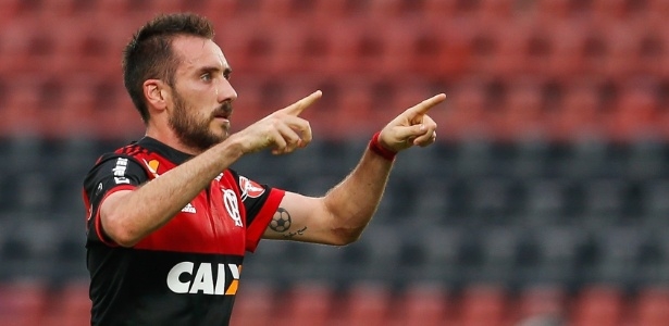 Cruzeiro oferece 1 milhão de dólares para tentar tirar Mancuello do Fla