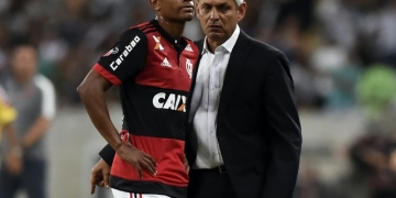 Fla desafoga folha do futebol em R$ 1,2 milhão com empréstimos e saídas