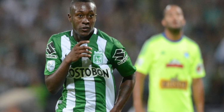 Grupo principal do Fla volta ao Ninho à espera de Marlos Moreno
