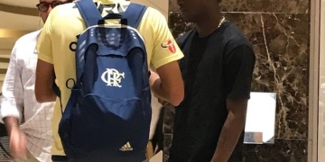Marlos Moreno chega ao Rio para realizar exames médicos e assinar com o Flamengo